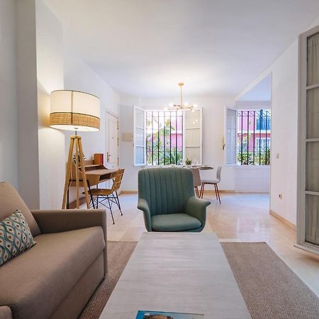 Lirio Suite Apartment - Private Parking Included Σεβίλλη Εξωτερικό φωτογραφία
