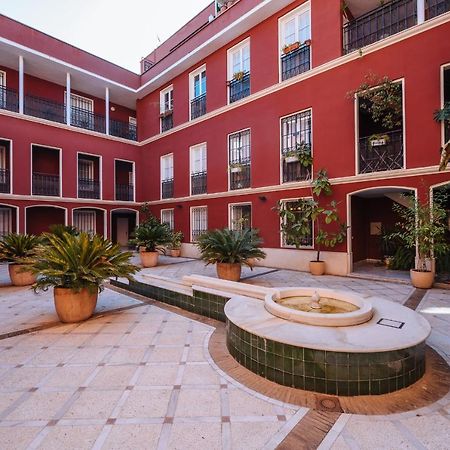 Lirio Suite Apartment - Private Parking Included Σεβίλλη Εξωτερικό φωτογραφία