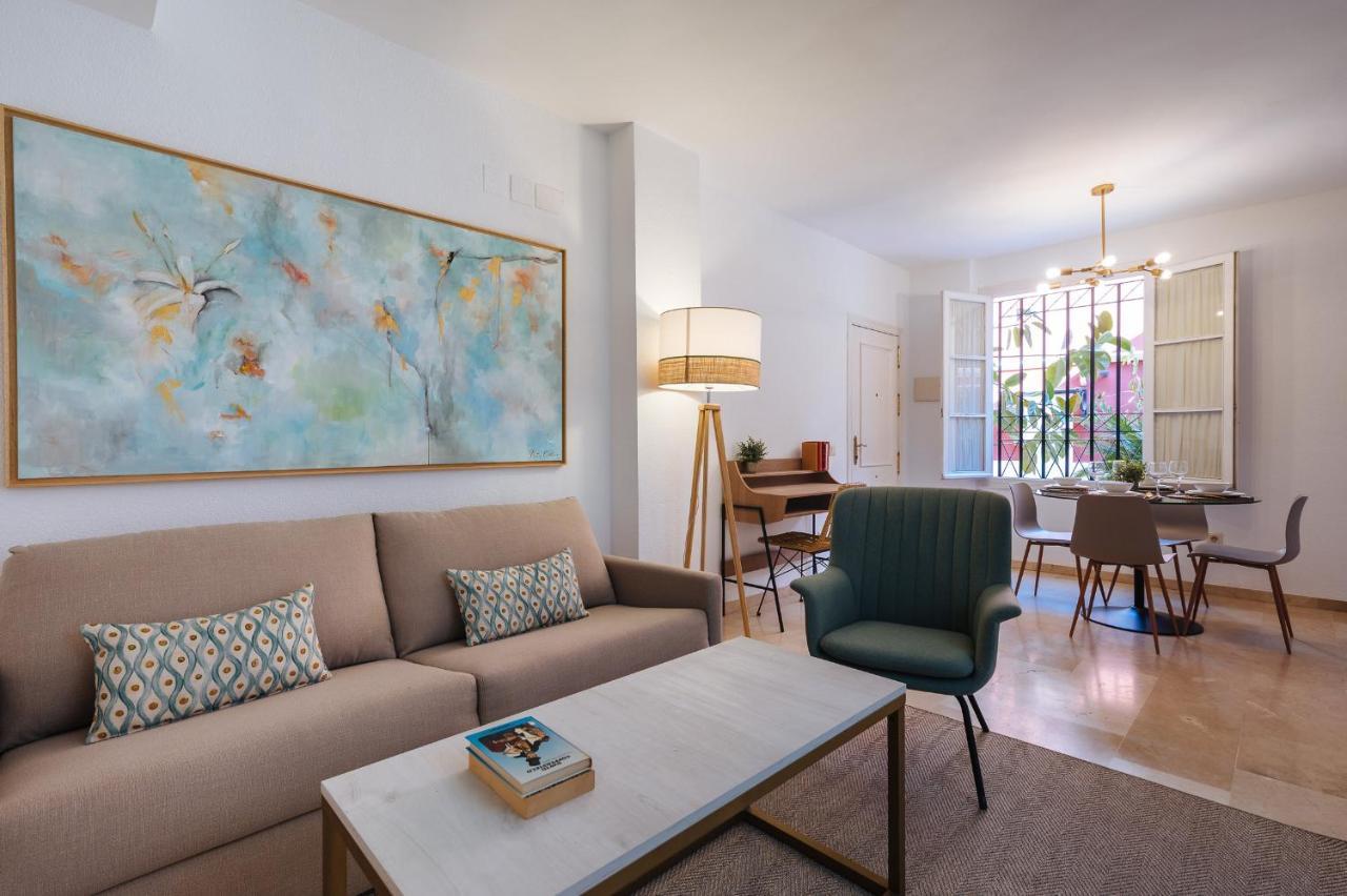 Lirio Suite Apartment - Private Parking Included Σεβίλλη Εξωτερικό φωτογραφία