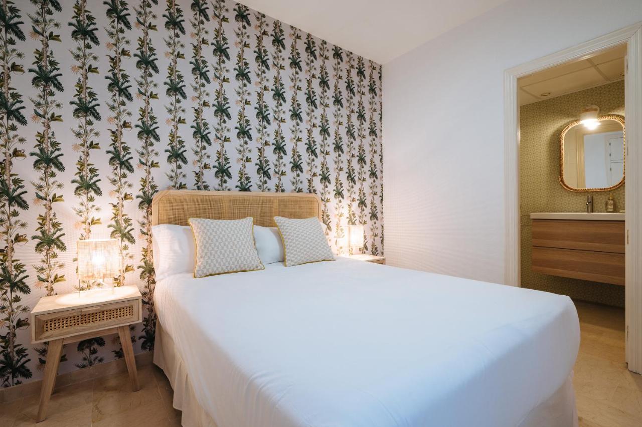 Lirio Suite Apartment - Private Parking Included Σεβίλλη Εξωτερικό φωτογραφία