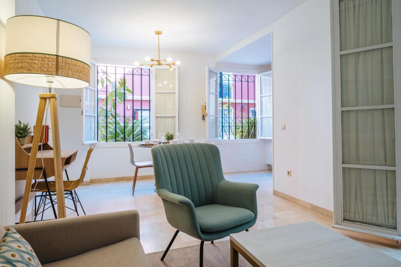 Lirio Suite Apartment - Private Parking Included Σεβίλλη Εξωτερικό φωτογραφία