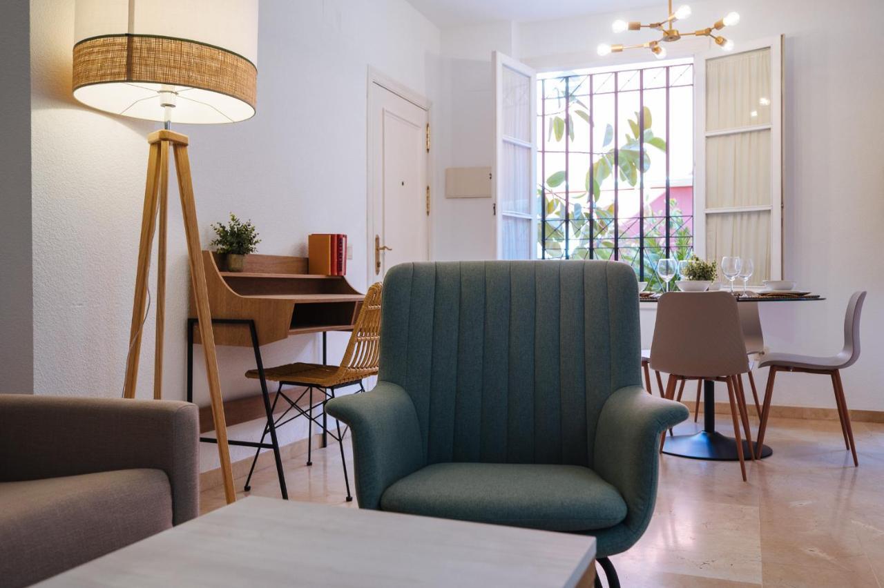 Lirio Suite Apartment - Private Parking Included Σεβίλλη Εξωτερικό φωτογραφία