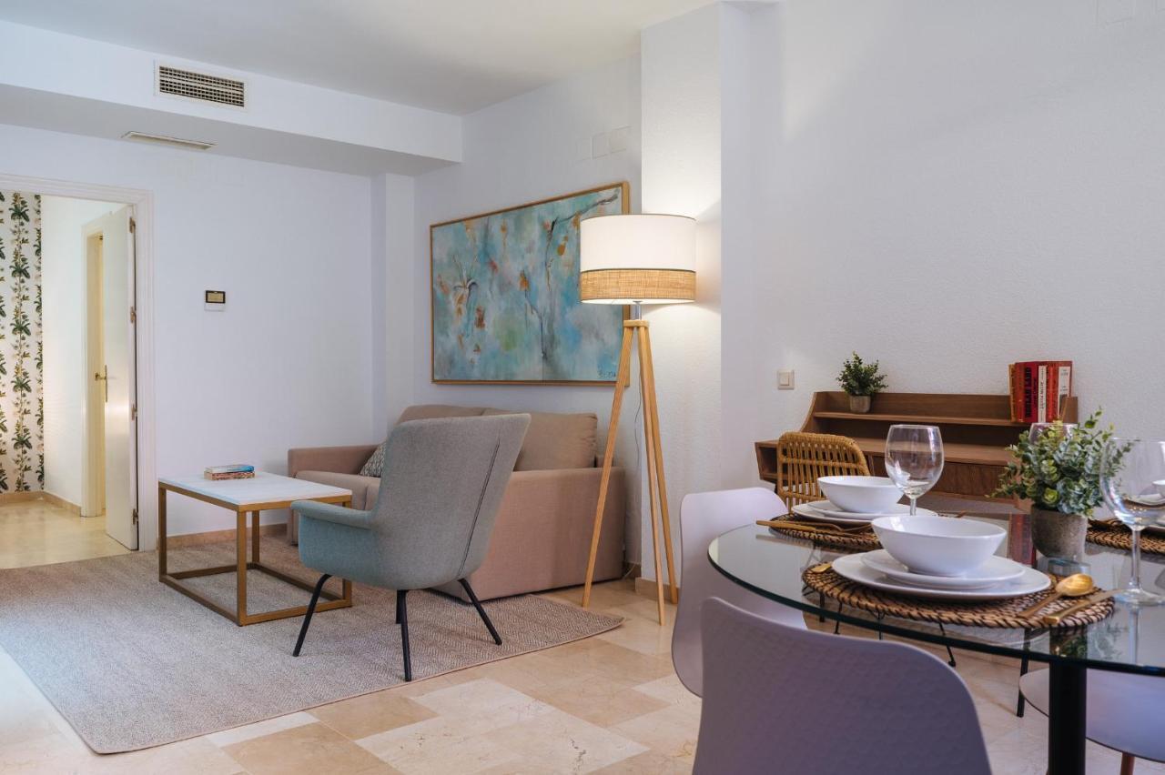 Lirio Suite Apartment - Private Parking Included Σεβίλλη Εξωτερικό φωτογραφία