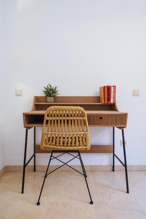 Lirio Suite Apartment - Private Parking Included Σεβίλλη Εξωτερικό φωτογραφία