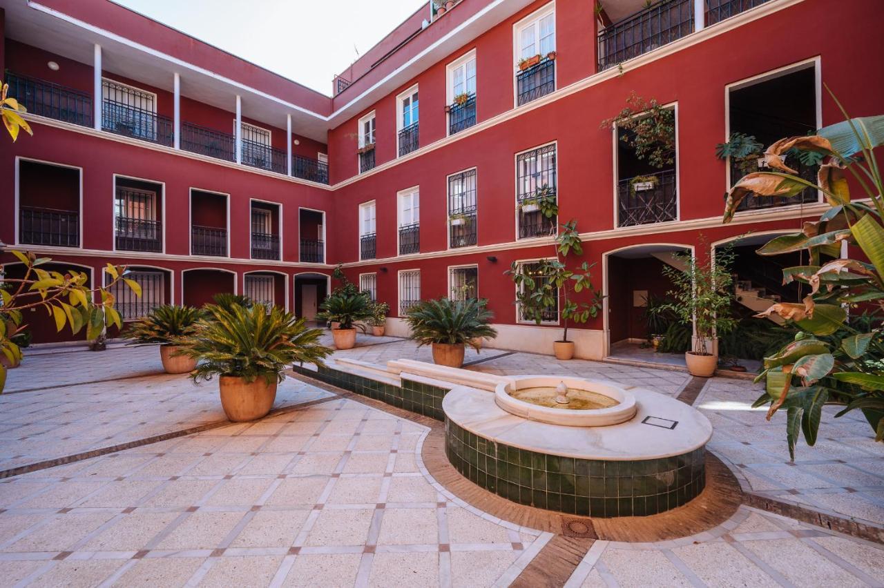 Lirio Suite Apartment - Private Parking Included Σεβίλλη Εξωτερικό φωτογραφία
