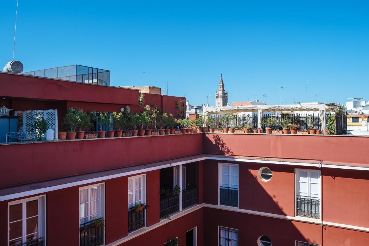 Lirio Suite Apartment - Private Parking Included Σεβίλλη Εξωτερικό φωτογραφία